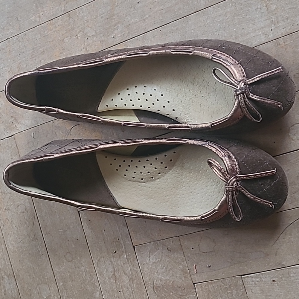 American Eagle brown suede ballet flats size 9